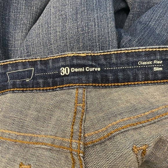 Levi’s Demi Curve Classic Rise Slim Women’s Jean - Picture 7 of 11